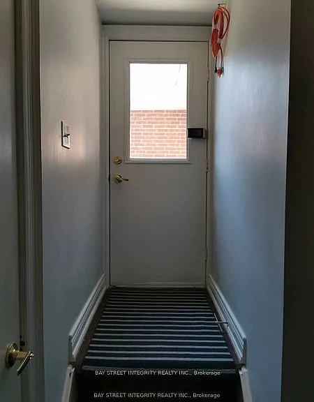 2 Lonsdale Ct — Photo 3