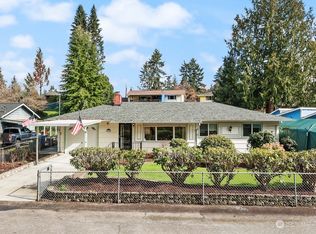 2305 Oak Dr, Steilacoom, WA