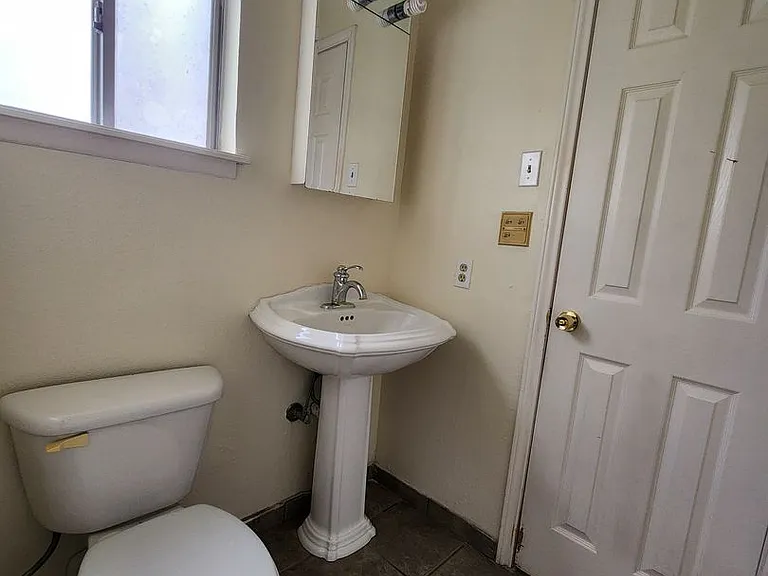 164 S Union Ave #102 — Photo 11