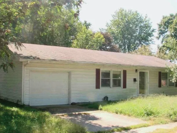 108 E Clinton St, Rushville, IL 62681