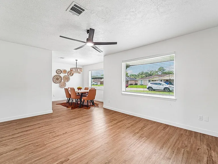 2801 Coy Dr — Photo 16