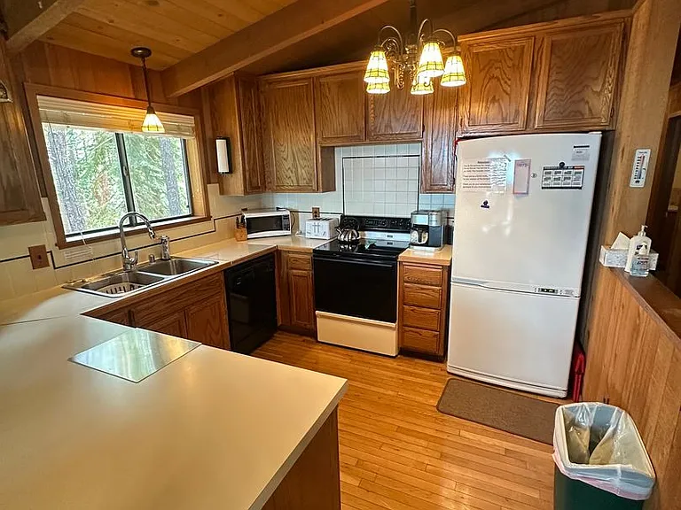 12860 Hansel Ave — Photo 6