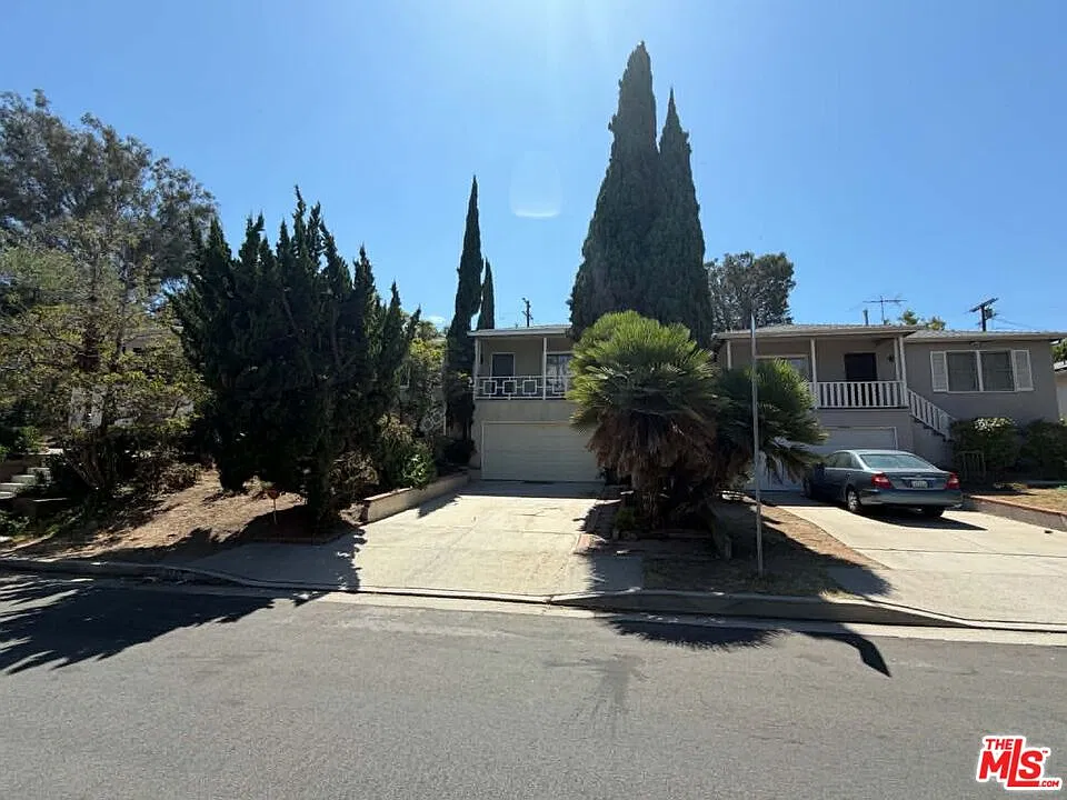 3 bed, 3.0 bath, 2000 sqft, $7,500 — Photo 2
