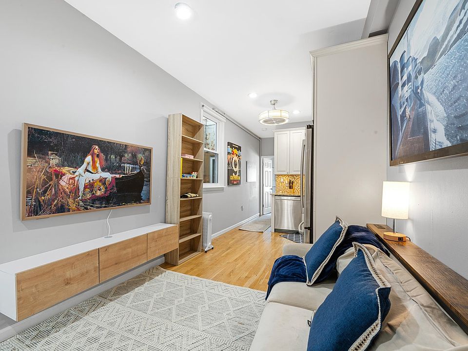1st image of 403 Monroe St APT 3L