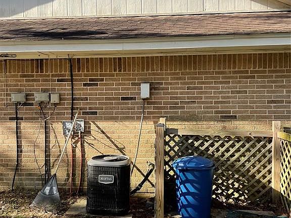 5th image of 3020 Manor Ln APT B
