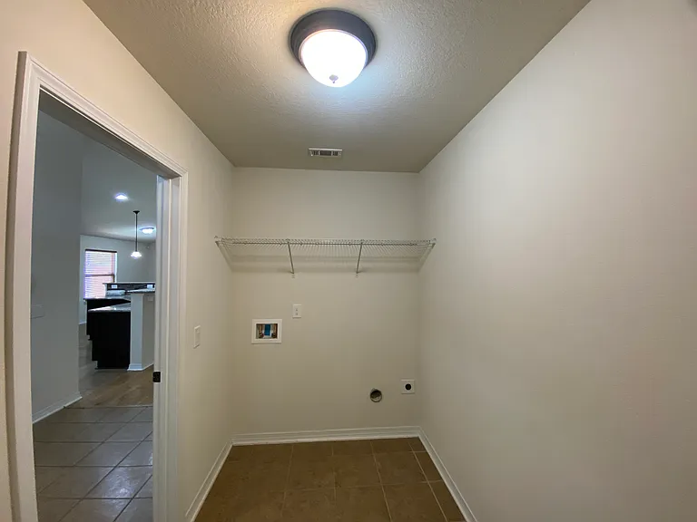 8466 Island Dr — Photo 34