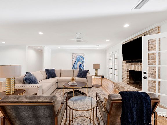 3rd image of 1104 Captain O'Neal Dr