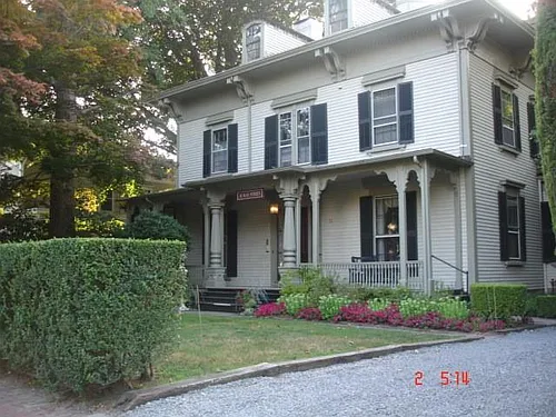 30 Kay St #5 Photo 1