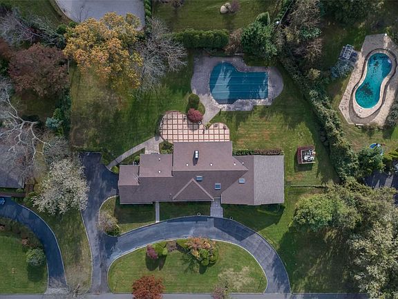 2nd image of 5 Sinclair Dr