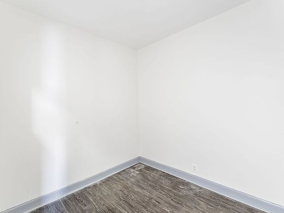 5th image of 549 9th St APT 1L