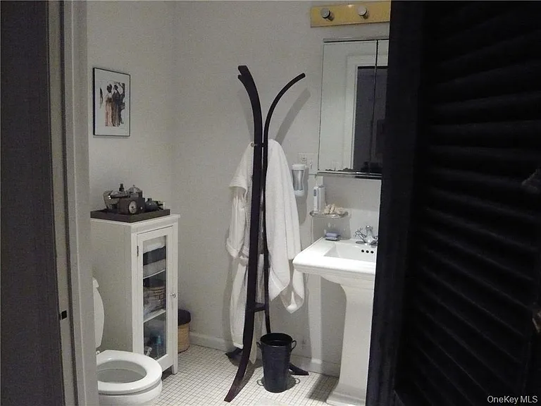 300 Ferdon Ave #2 — Photo 17