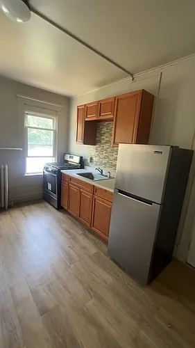 109 Foster St Photo 1