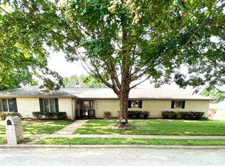 1910 E Holiday St, Springfield, MO 65804