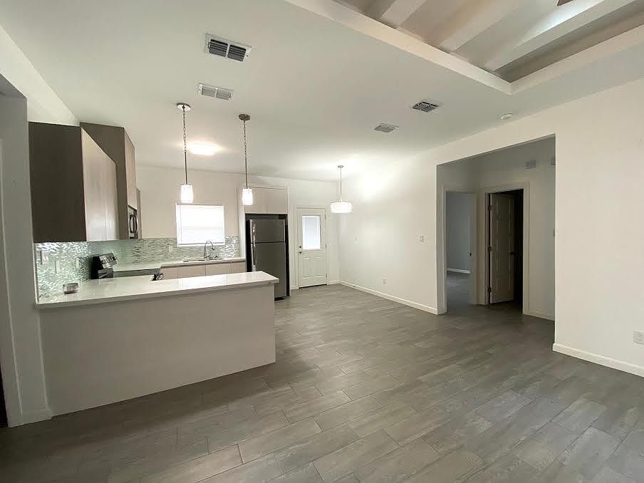 1st image of 905 W Carmel Ave #2