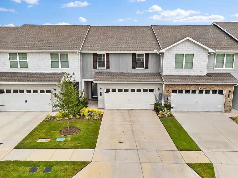 233 Berthe Ct — Photo 42