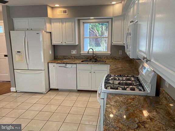 3rd image of 505 Mount Vernon Ave