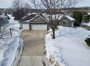 3301 Eagle Ridge Dr E, Willmar, MN 56201