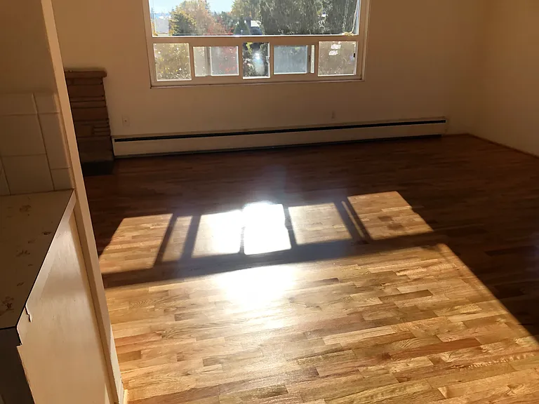 5410 Ivanhoe Pl NE #6 — Photo 2