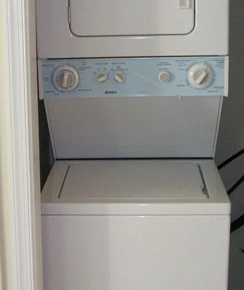 Washer/Dryer Included