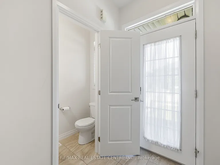 37 Greenwich Ave — Photo 8