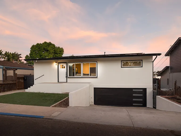 2807 Dale St — Photo 16