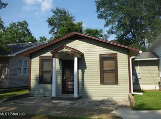 420 Howe St, McComb, MS 39648
