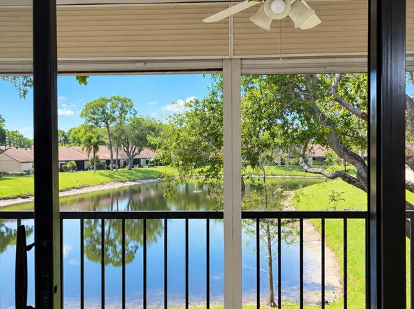 610 Sea Pine Way #H2, Greenacres, FL 33415