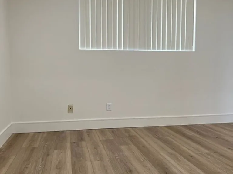4525 Rainier Ave — Photo 16