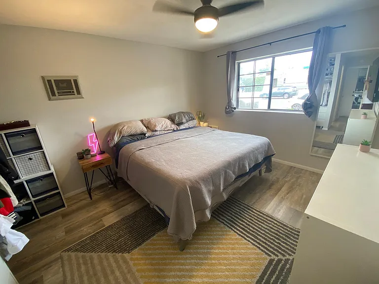 1435 Essex St #1 — Photo 19
