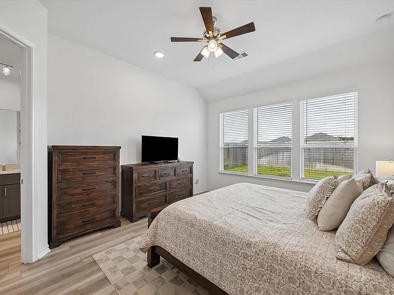 551 Ruby Bend Ln — Photo 12