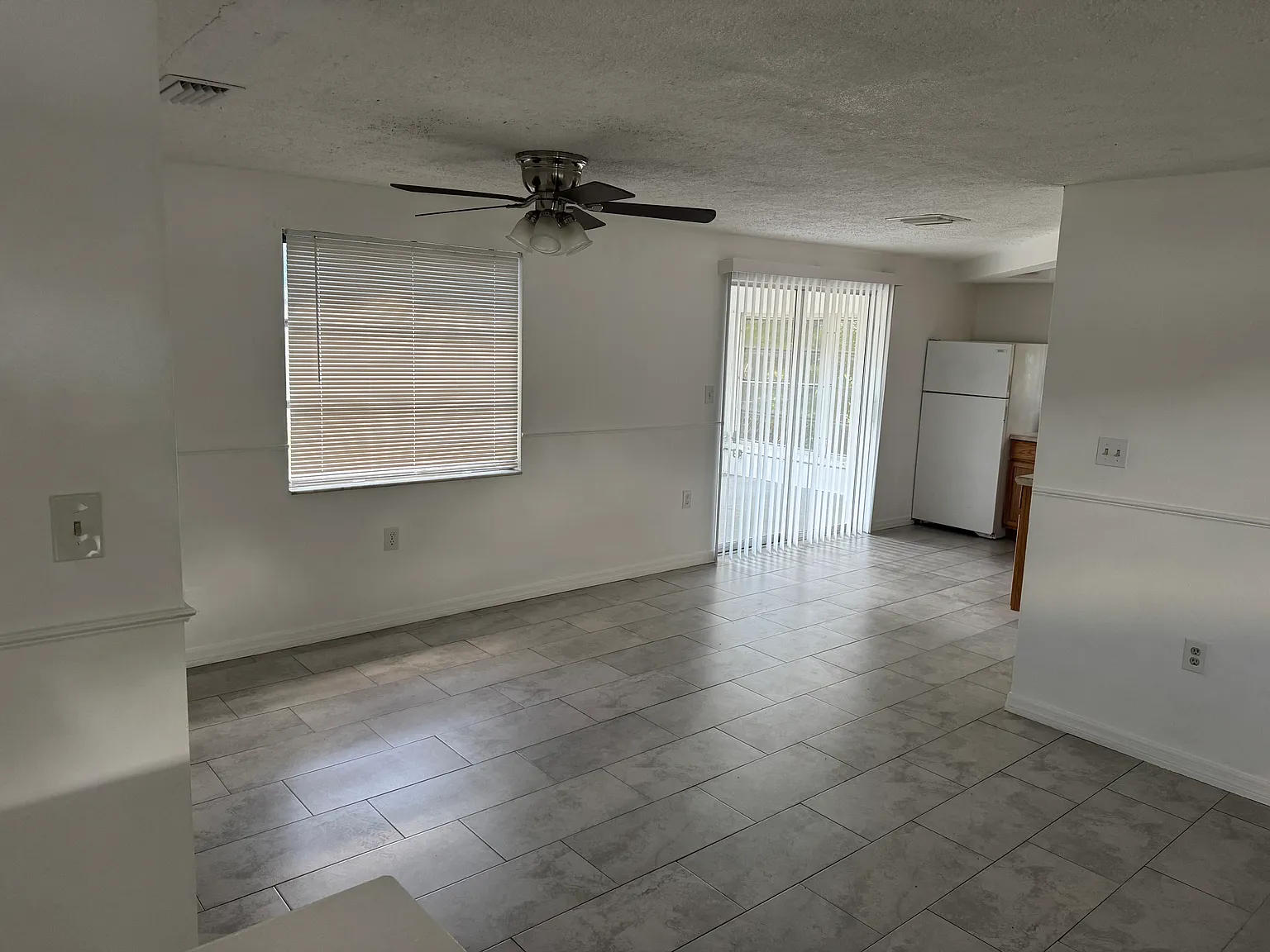 2 bed, 950 sqft, $1,800 — Photo 2