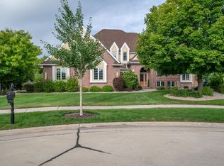 N6709 N Gullwing Ct, Appleton, WI 54913