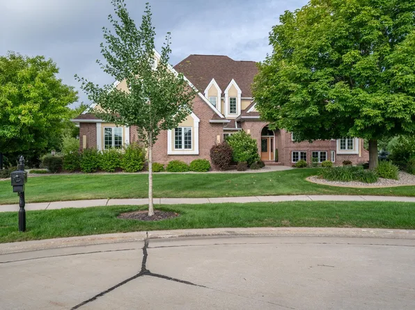 N6709 N Gullwing Ct, Appleton, WI 54913