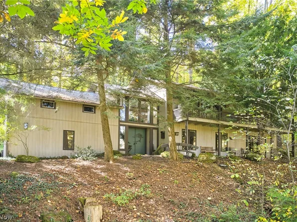 302 Hatch Rd, Wadsworth, OH 44281