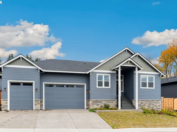 1368 NE Moore Ave, Estacada, OR 97023