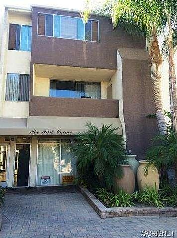 1st image of 5325 Newcastle Ave Unit 202