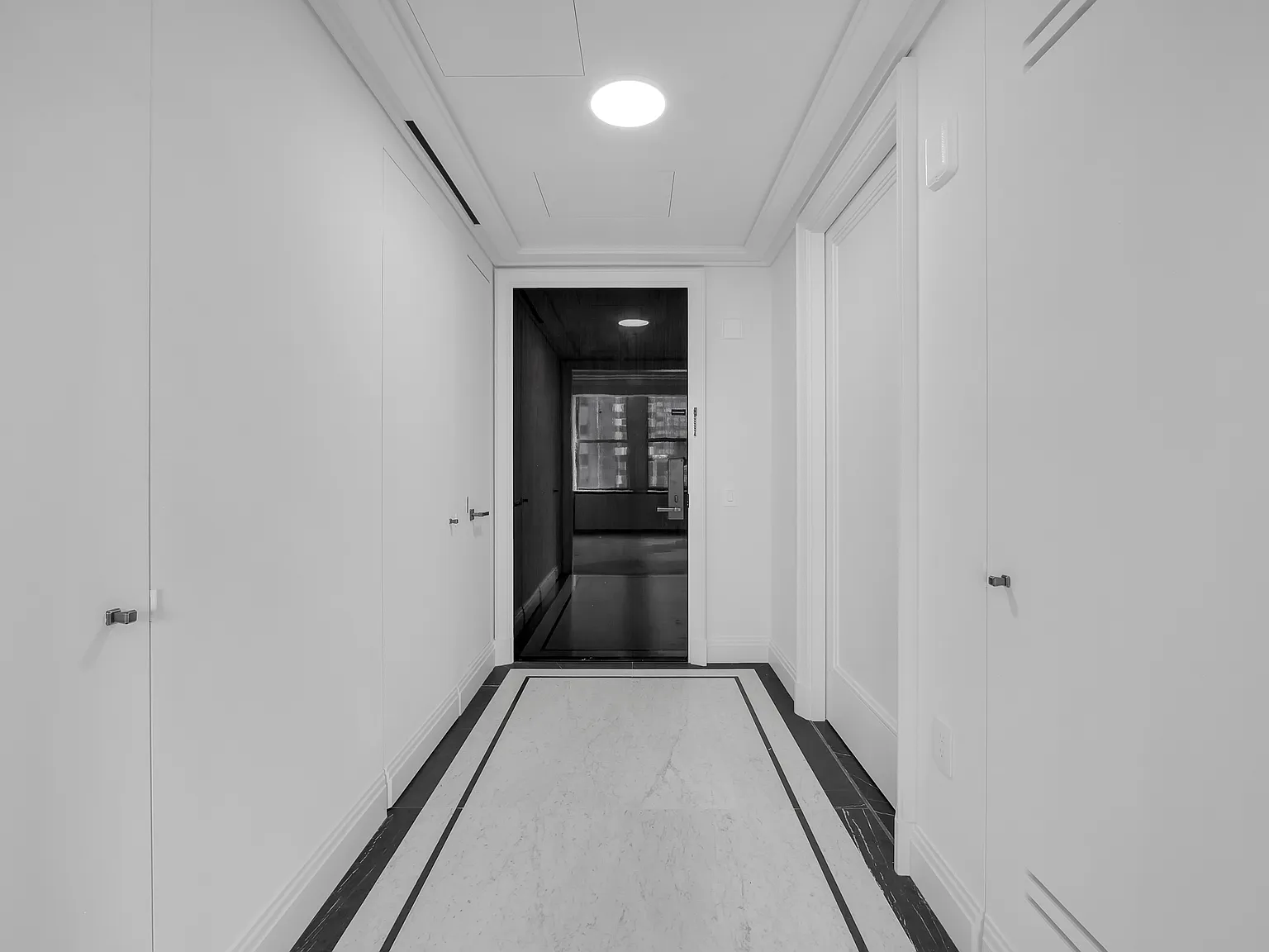 303 Park Avenue — Photo 2