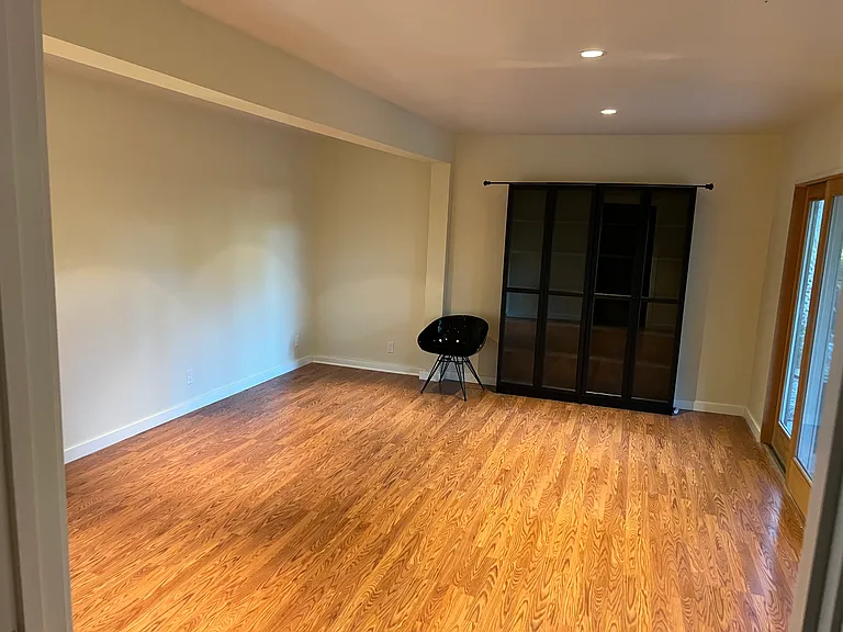 51 Lusherm Ct — Photo 10