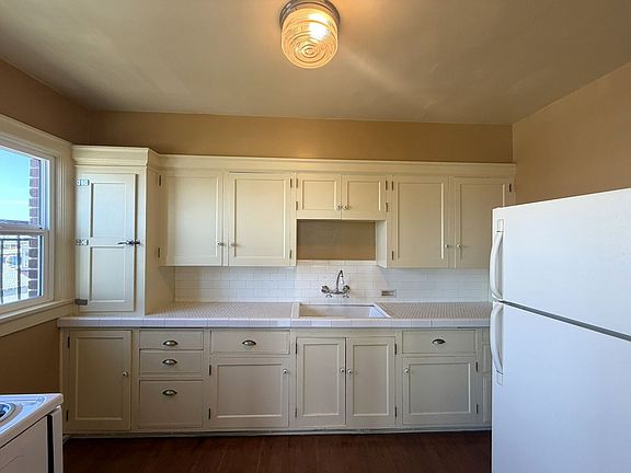 3rd image of 1211 Pacific Ave APT 10