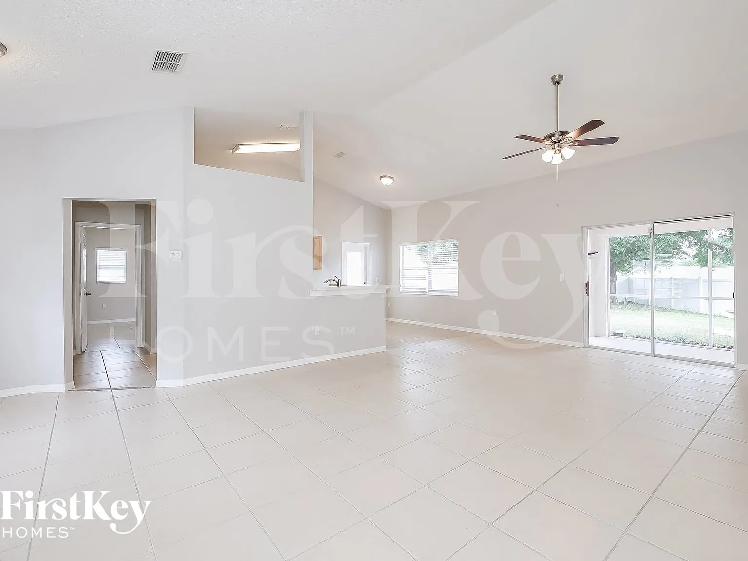 3 bed, 2.0 bath, 1520 sqft, $2,565 — Photo 3