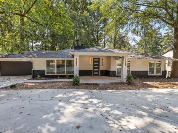 621 Hammond Dr, Sandy Springs, GA 30328