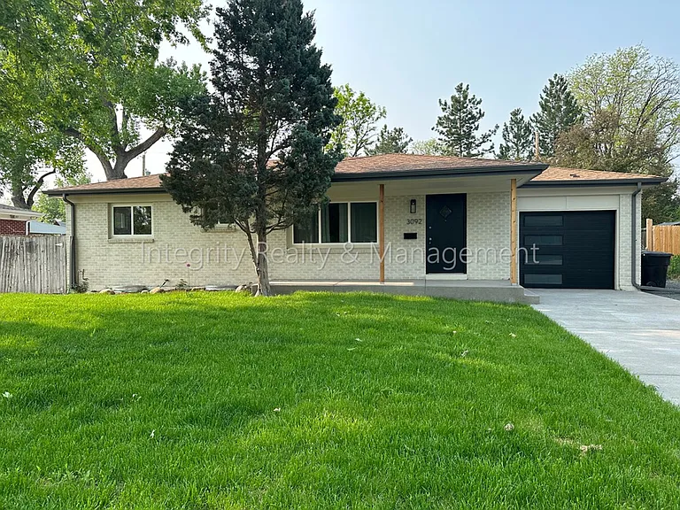 3092 W Layton Ave — Photo 2