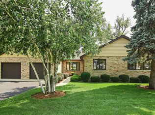 291 6th St, Wheeling, IL 60090