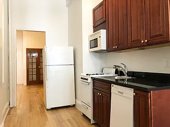 Rented by Lindemar LLC