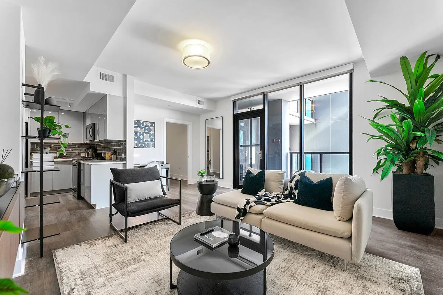 1 bed, 1.0 bath, $4,739 — Photo 3