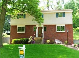 2305 Marbury Rd, Pittsburgh, PA 15221