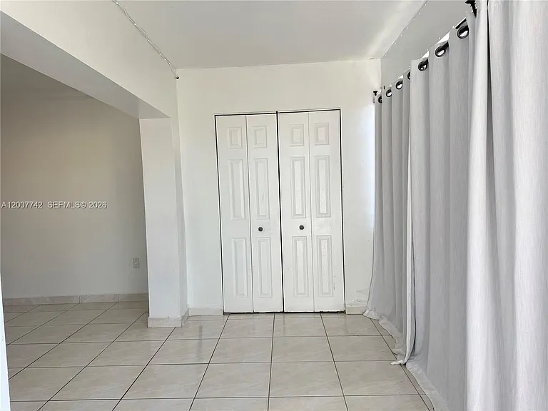 1850 W 56th St #2404 — Photo 12