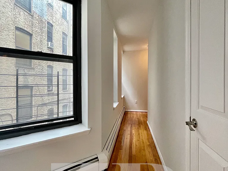 142 Saint Pauls Pl #3G — Photo 4