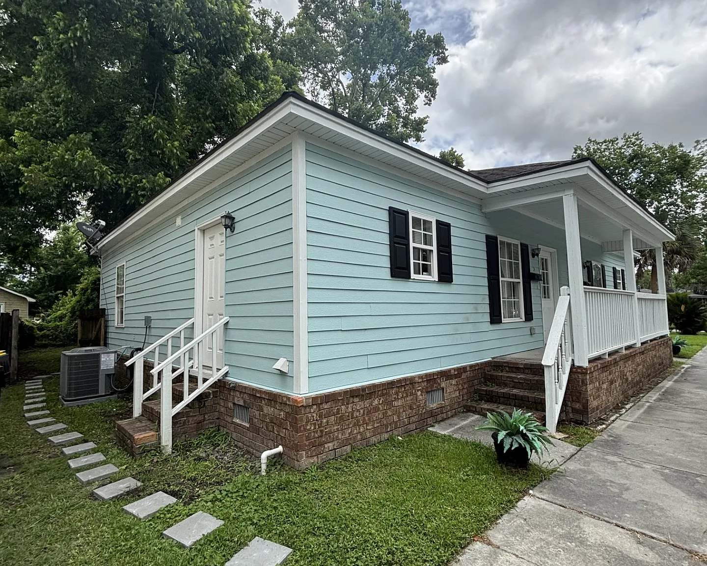2 bed, 800 sqft, $2,400 — Photo 2
