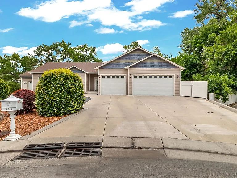 2245 Idella Ct — Photo 2